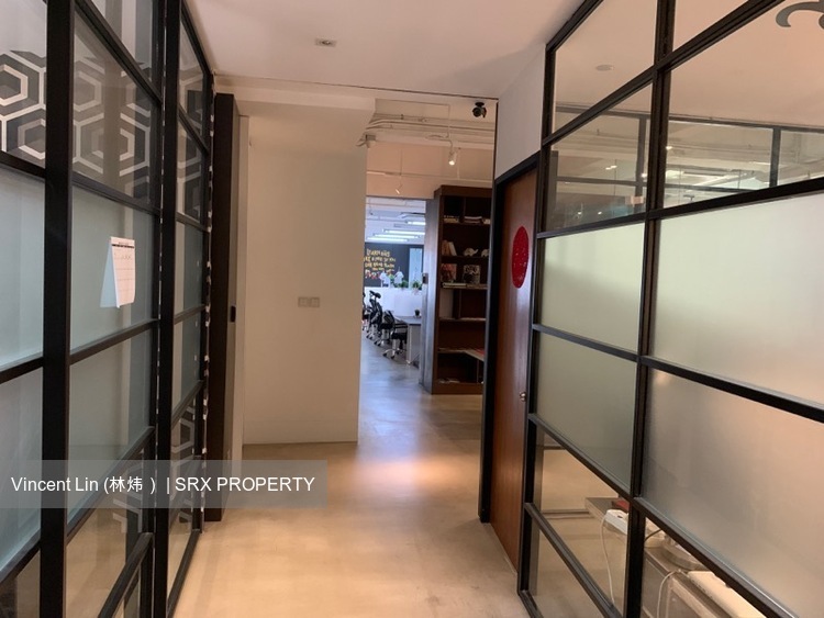 Tong Lee Building (D13), Factory #559199621